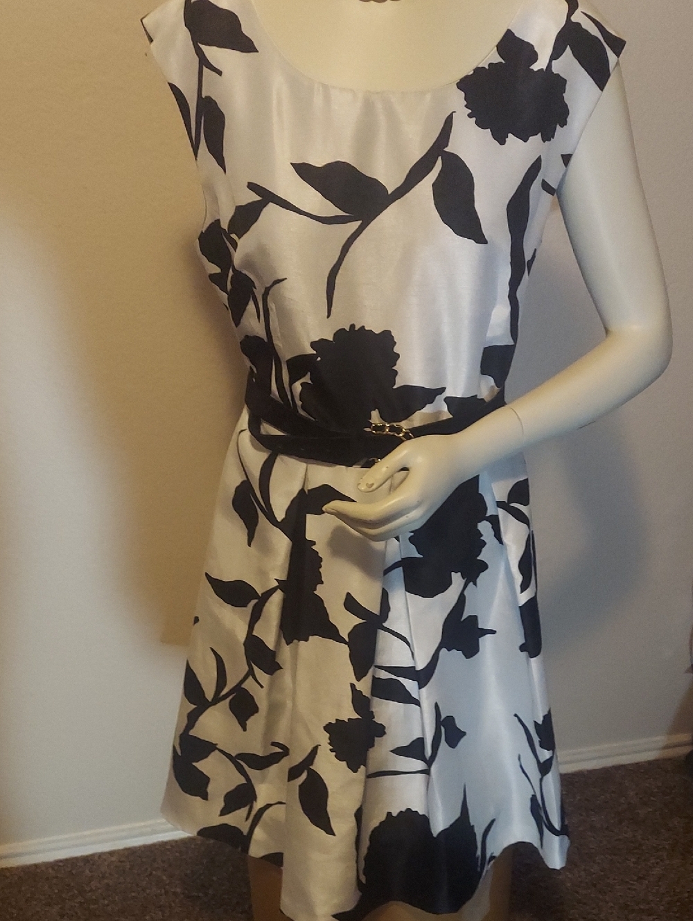 Julian Taylor Black and White Sleeveless A-Line Mini Dress - Picture 7 of 8